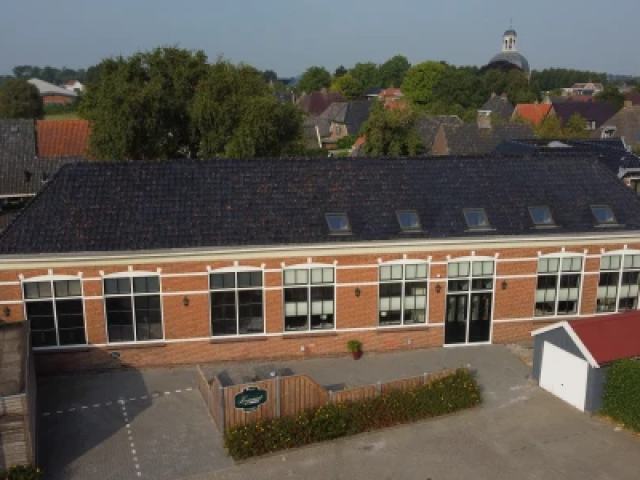 Overnachten in een oude school: een bijzonder weekend in het hart van Fryslân